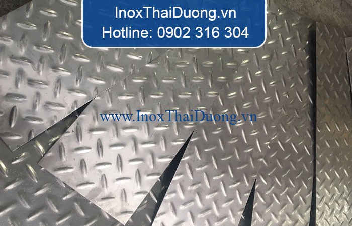 tấm inox 304 gân đúc tại Bình Dương