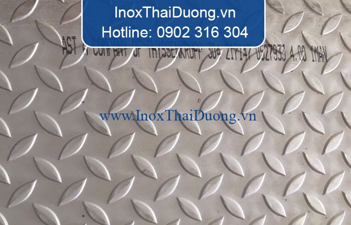 tấm lót sàn chống trượt trong nhà máy