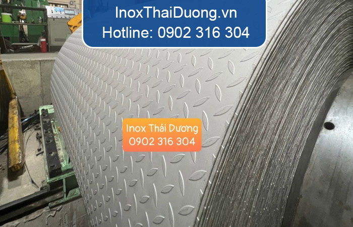 cuộn gân đúc inox 304