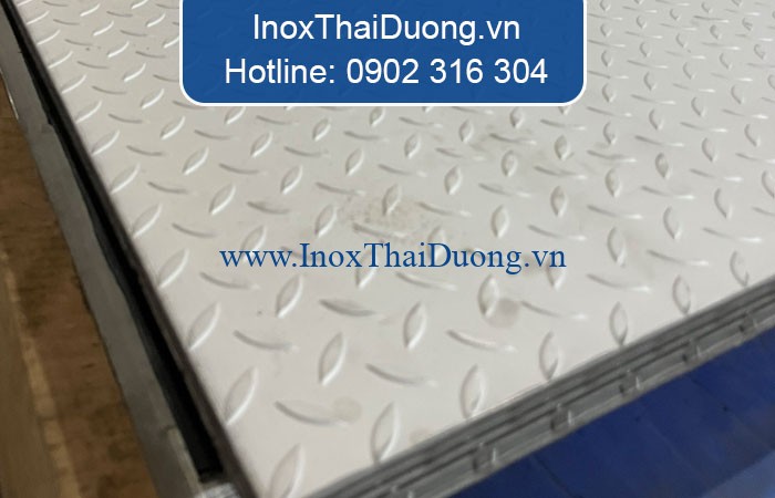 Tìm hiểu những ưu điểm nổi bật của tấm chống trượt